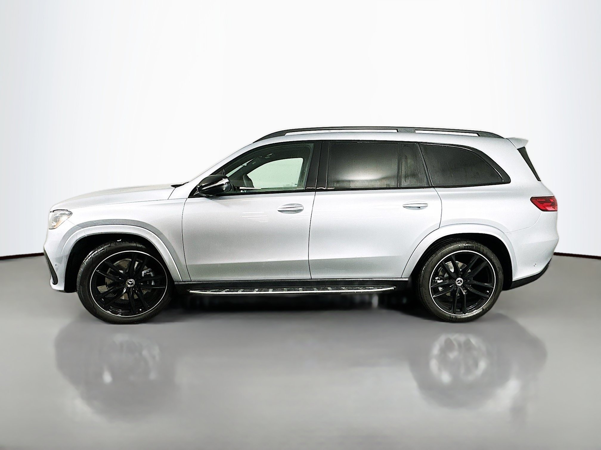 New 2026 Mercedes-Benz GLS 580 4MATIC image 4