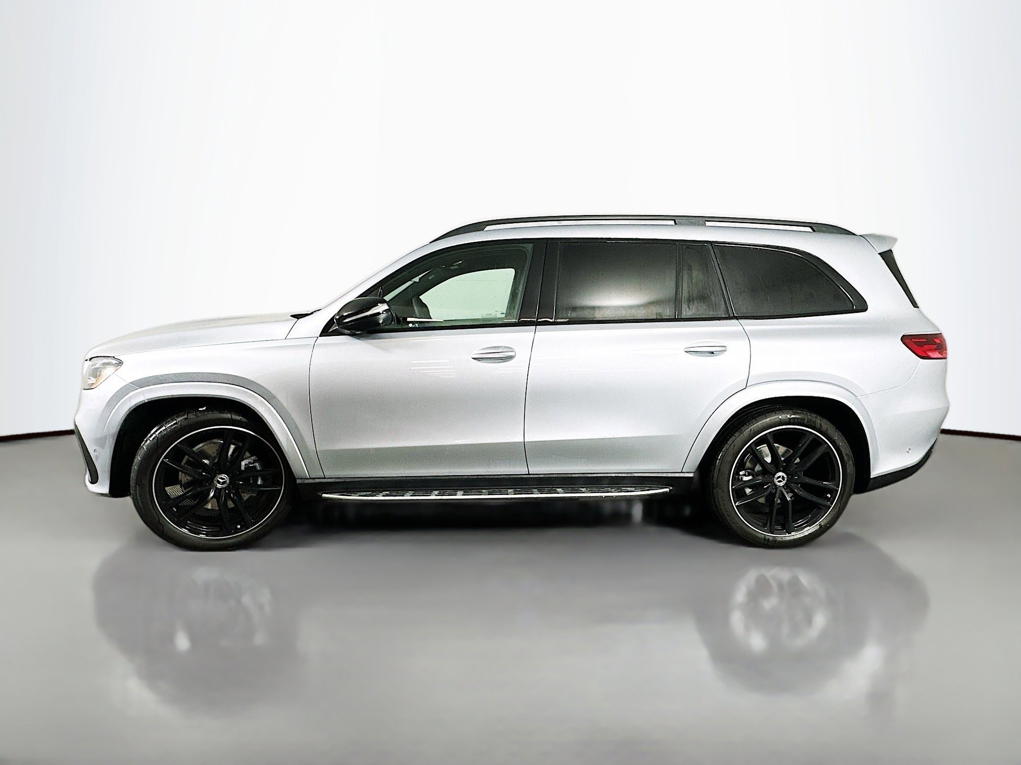 New 2026 Mercedes-Benz GLS 580 4MATIC image 4
