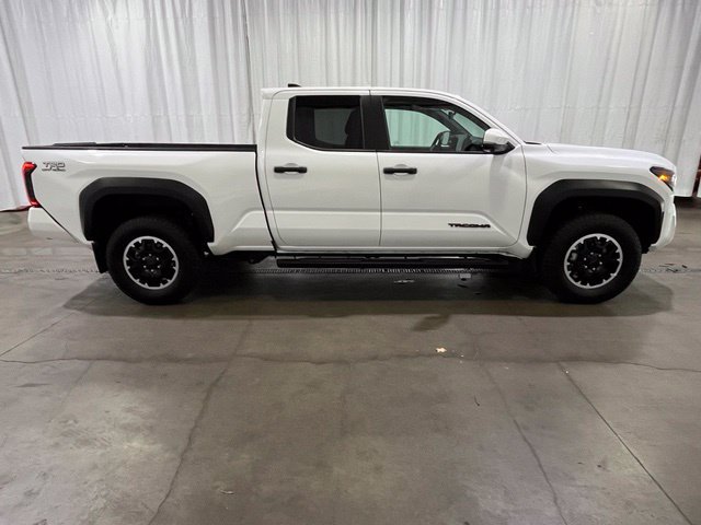 Used 2024 Toyota Tacoma TRD Off-Road w/ TRD Off Road Premium Package AWD/4WD image 3