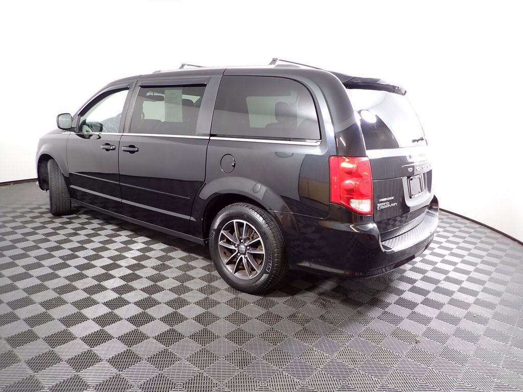 Used 2017 Dodge Grand Caravan SXT image 16