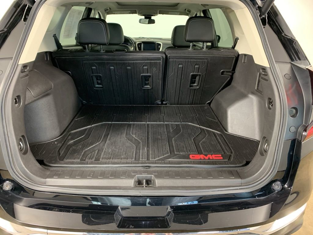 Used 2022 GMC Terrain Denali w/ Black Diamond Edition image 13