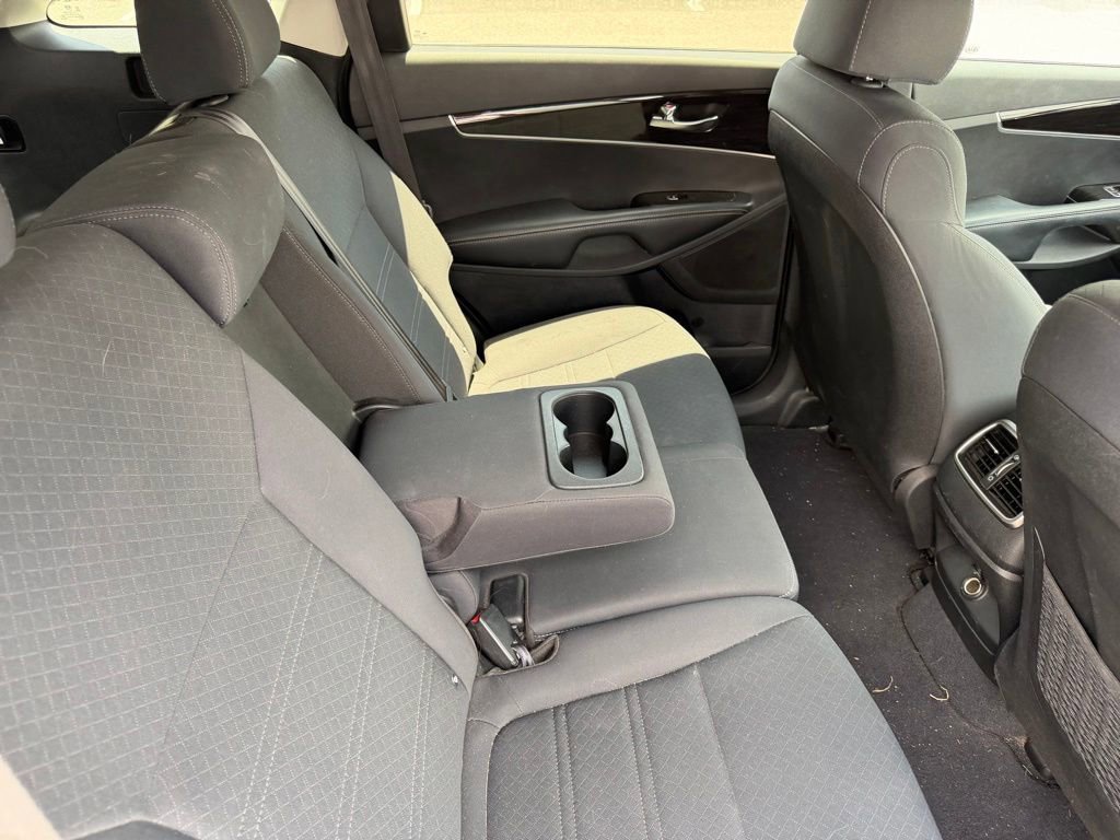 Used 2019 Kia Sorento L FWD image 17