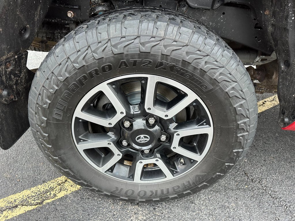 Used 2021 Toyota Tundra Limited w/ Limited Premium Package image 32