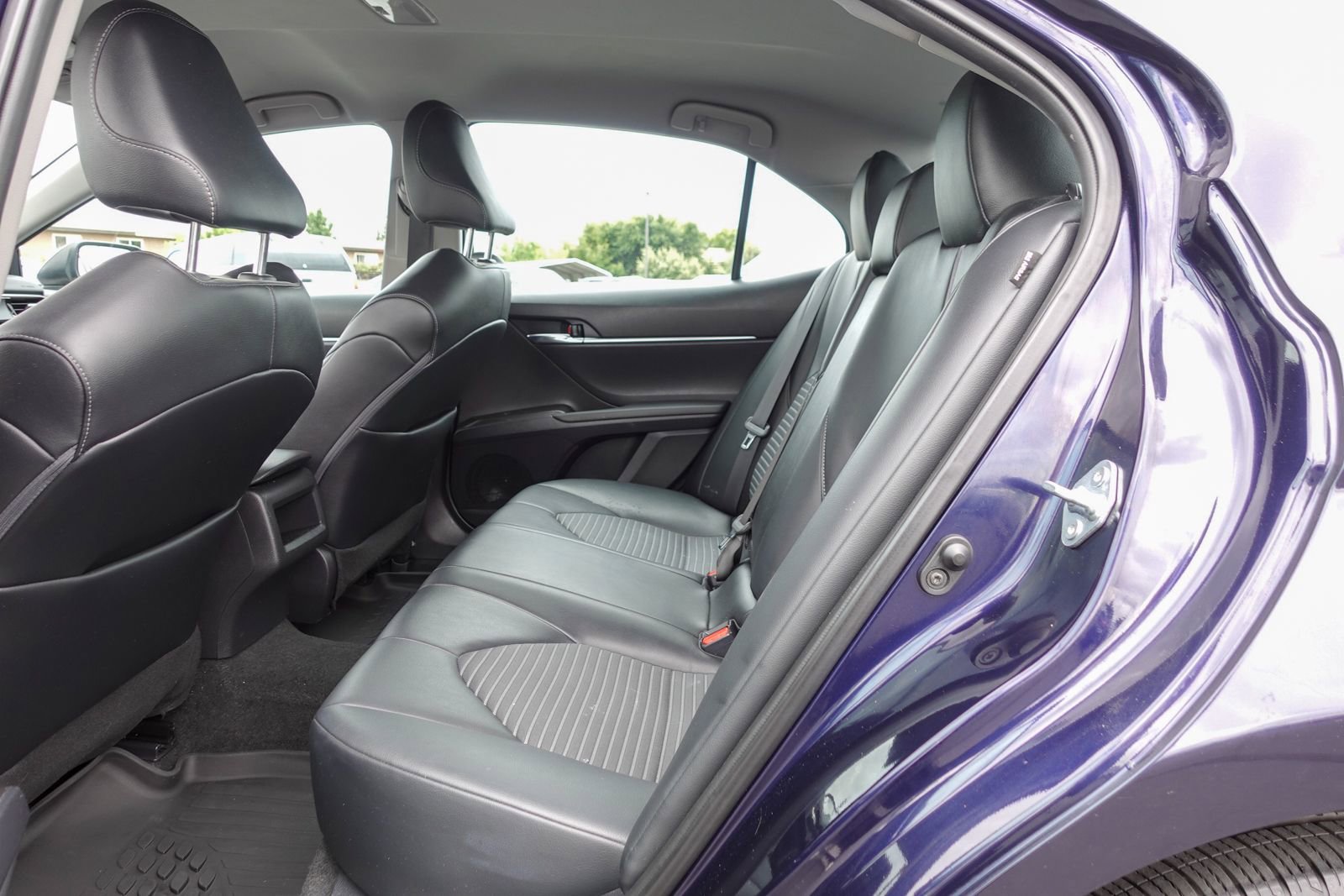 Used 2022 Toyota Camry SE FWD image 13