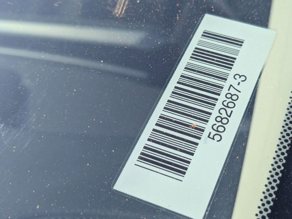 Used 2025 Kia Carnival image 31