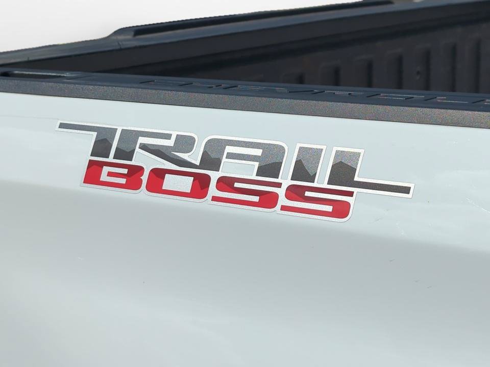 Used 2020 Chevrolet Silverado 1500 Custom Trail Boss w/ Custom Convenience Package AWD/4WD image 10
