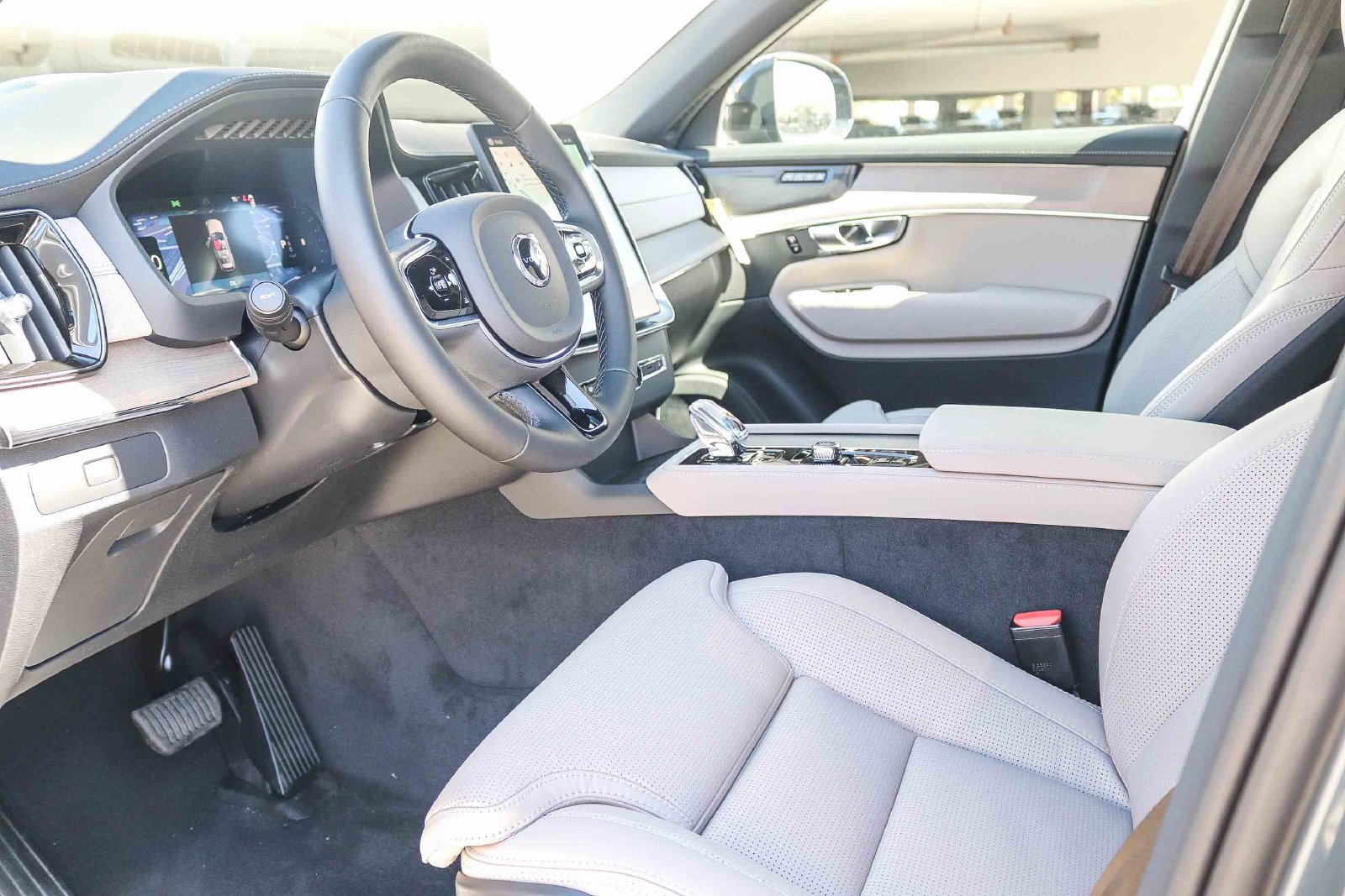 New 2027 Volvo XC90 B6 Ultra AWD/4WD image 17