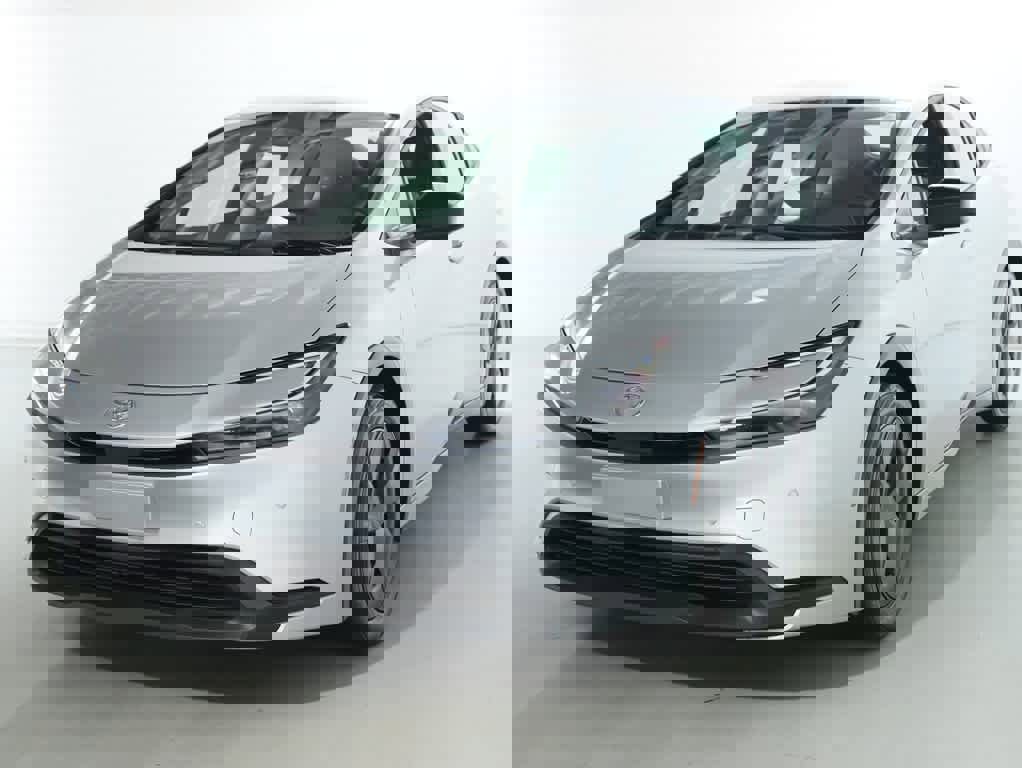 Used 2025 Toyota Prius LE