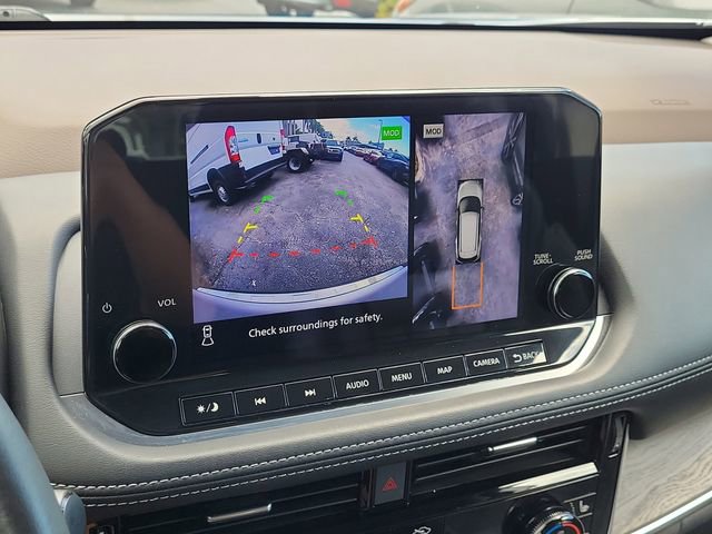 Used 2023 Nissan Rogue Platinum w/ Platinum Premium Package image 17