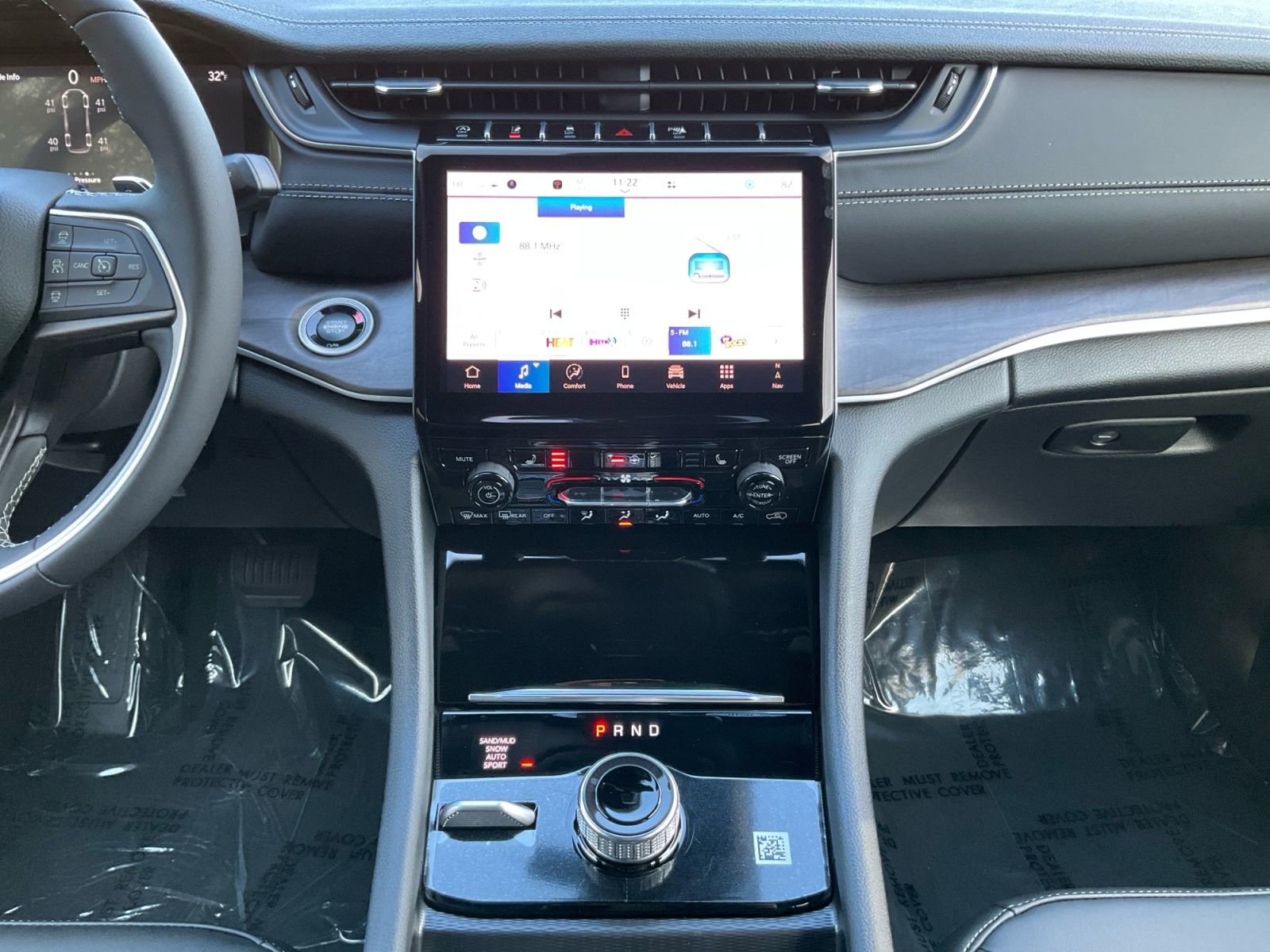 New 2025 Jeep Grand Cherokee L Limited w/ Trailer Tow Package image 11