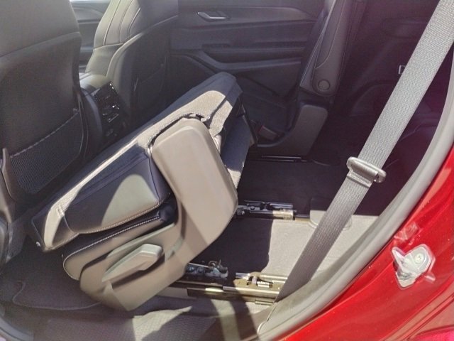 New 2025 Jeep Grand Cherokee L Altitude image 12