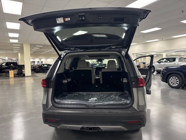 New 2026 Toyota Grand Highlander Platinum image 18