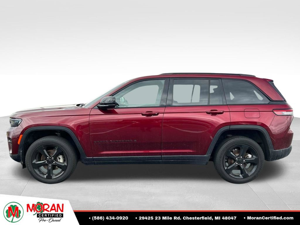 Used 2024 Jeep Grand Cherokee Altitude AWD/4WD image 2
