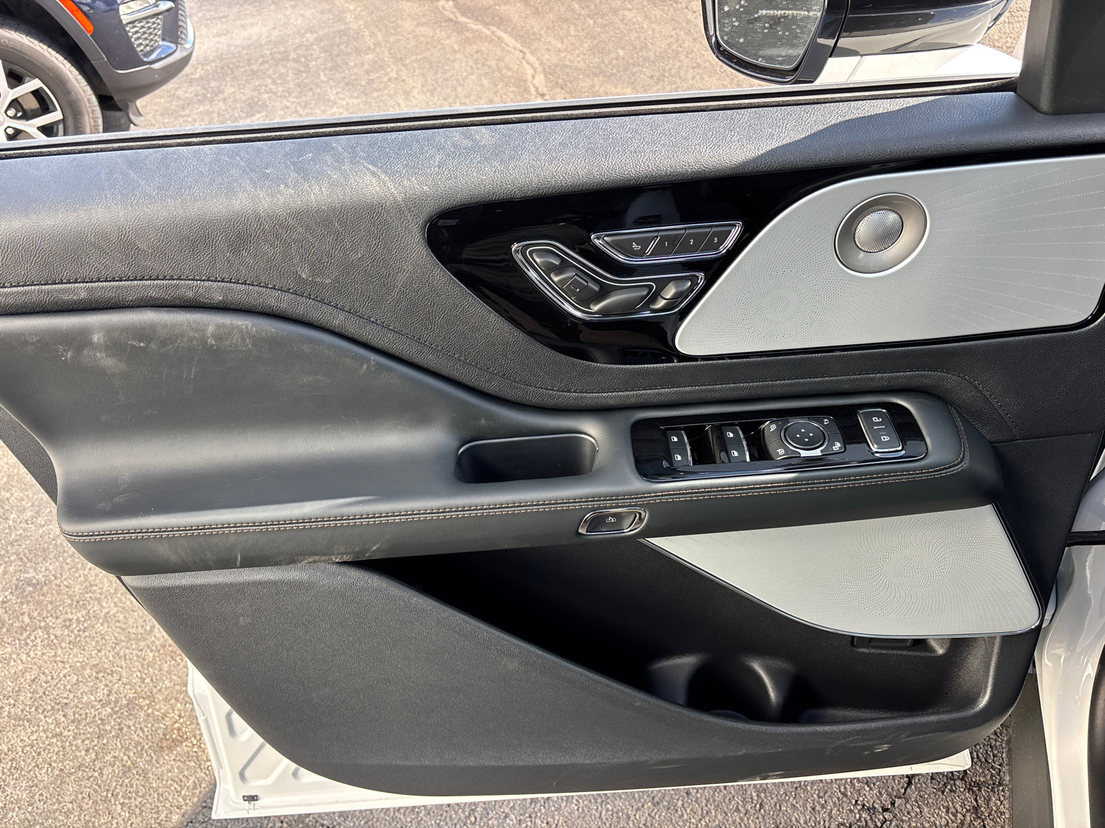 New 2026 Lincoln Aviator Reserve AWD/4WD image 11