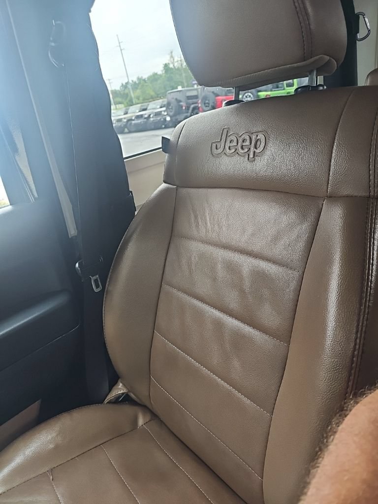 Used 2012 Jeep Wrangler Sahara w/ Connectivity Group AWD/4WD image 11