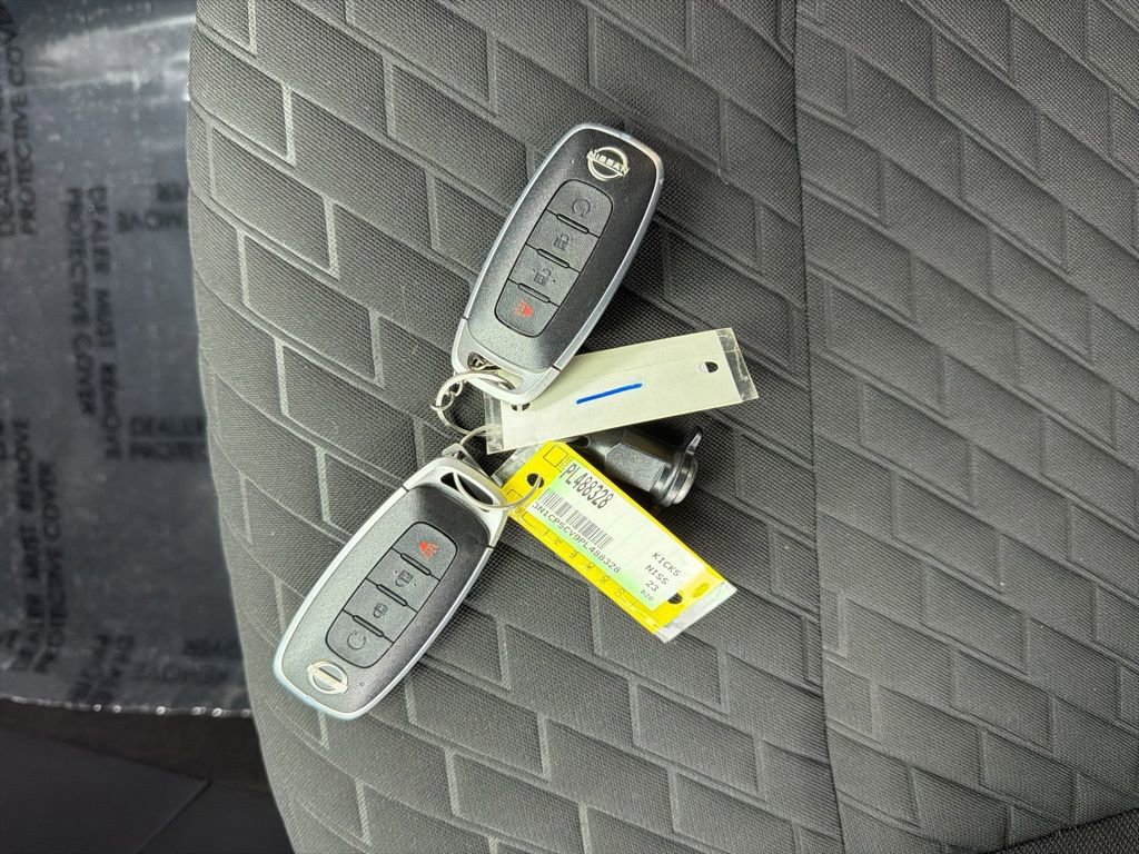 Used 2023 Nissan Kicks SV image 32