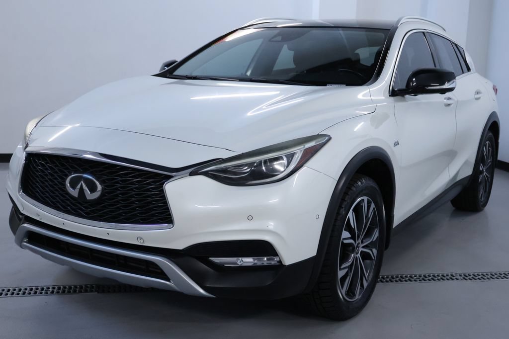 Used 2019 INFINITI QX30 AWD w/ Proassist Package image 3