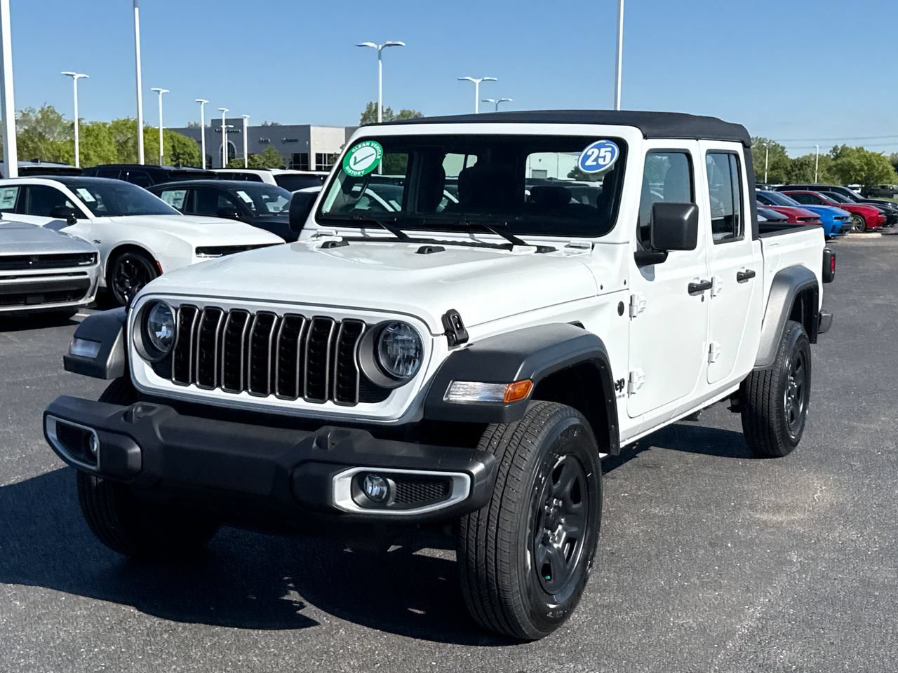 Used 2025 Jeep Gladiator Sport AWD/4WD image 7