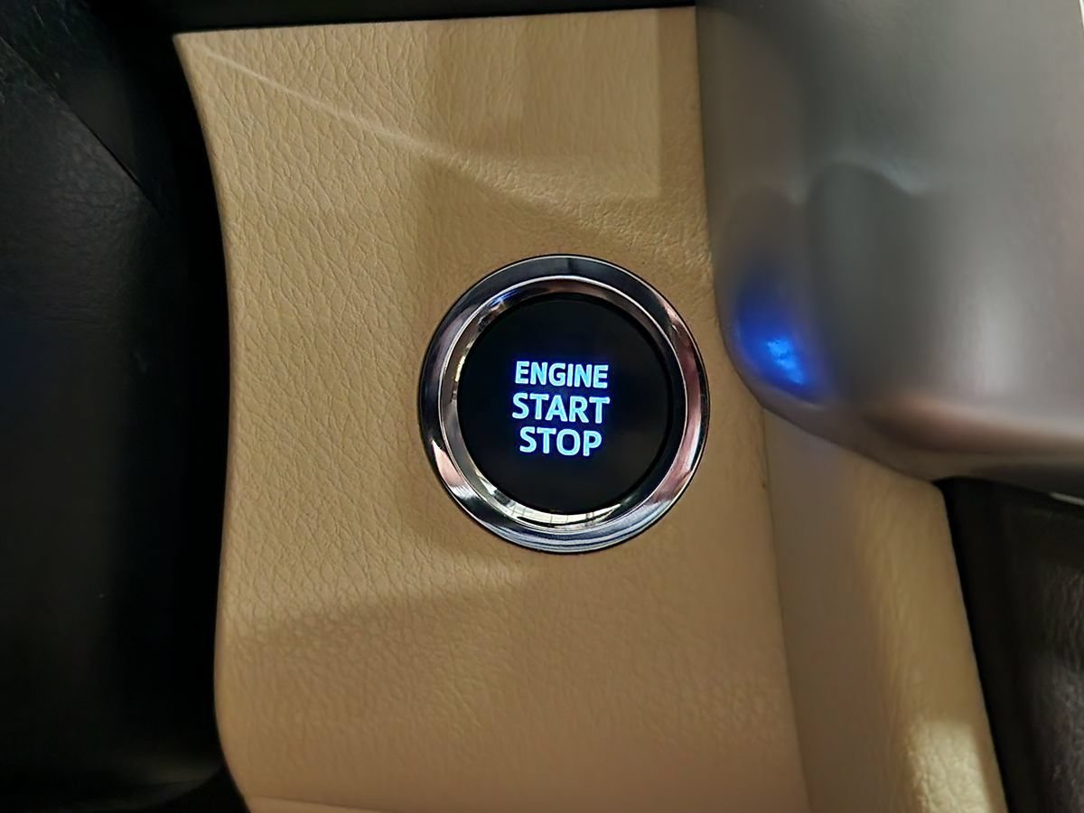 Used 2019 Toyota Highlander XLE FWD image 41