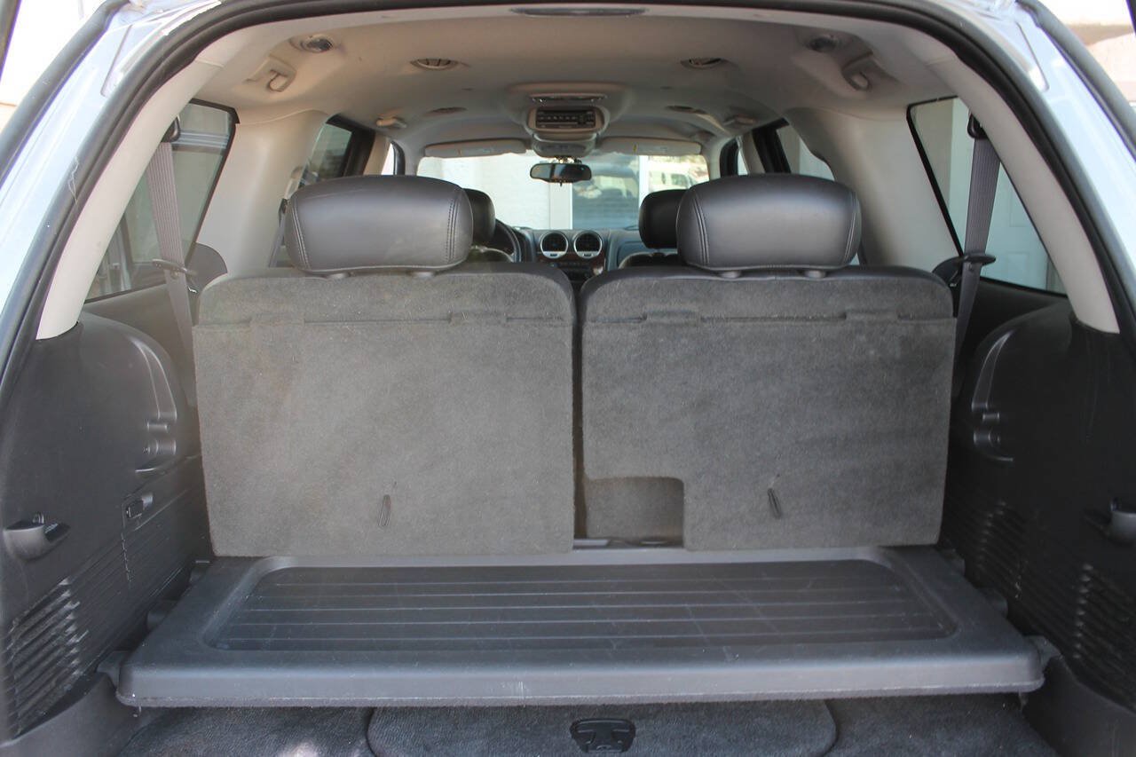 Used 2005 GMC Envoy XL SLT RWD image 20