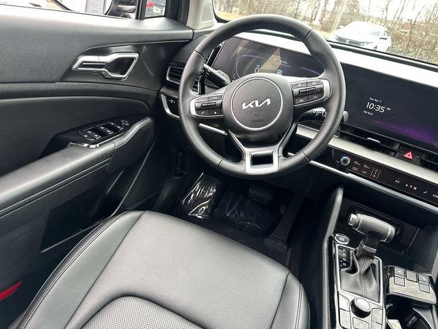 Used 2025 Kia Sportage EX FWD image 18