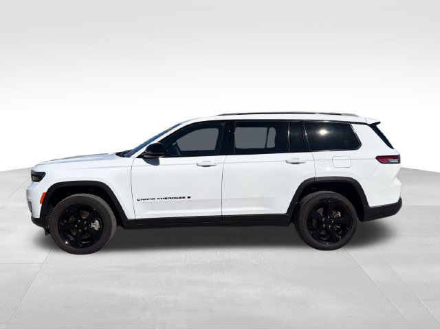 Used 2025 Jeep Grand Cherokee L Limited w/ Black Appearance Package AWD/4WD image 8