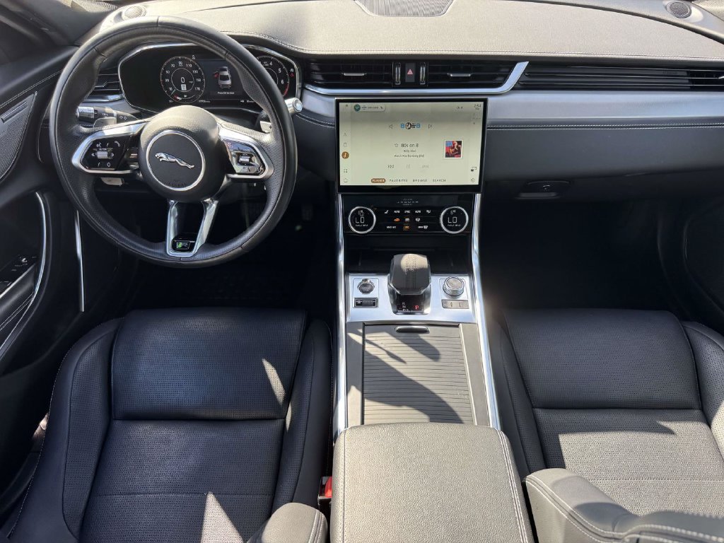 Used 2021 Jaguar XF R-Dynamic SE AWD/4WD image 14