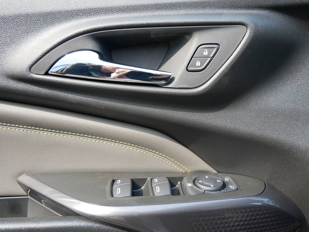 New 2026 Chevrolet Trax ACTIV w/ Sunroof Package FWD image 16