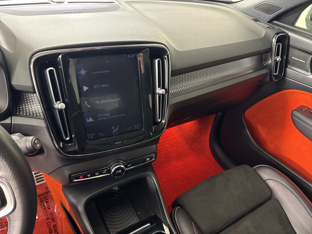 Used 2019 Volvo XC40 T5 R-Design image 24