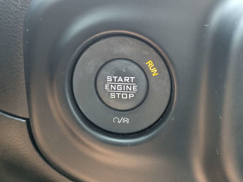 Used 2023 Jeep Gladiator Rubicon AWD/4WD image 32