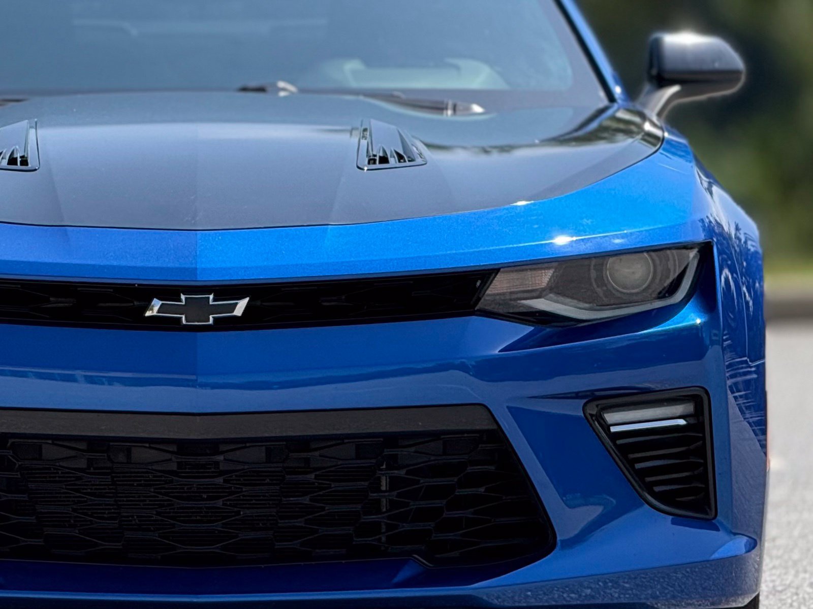 Used 2018 Chevrolet Camaro SS RWD image 15