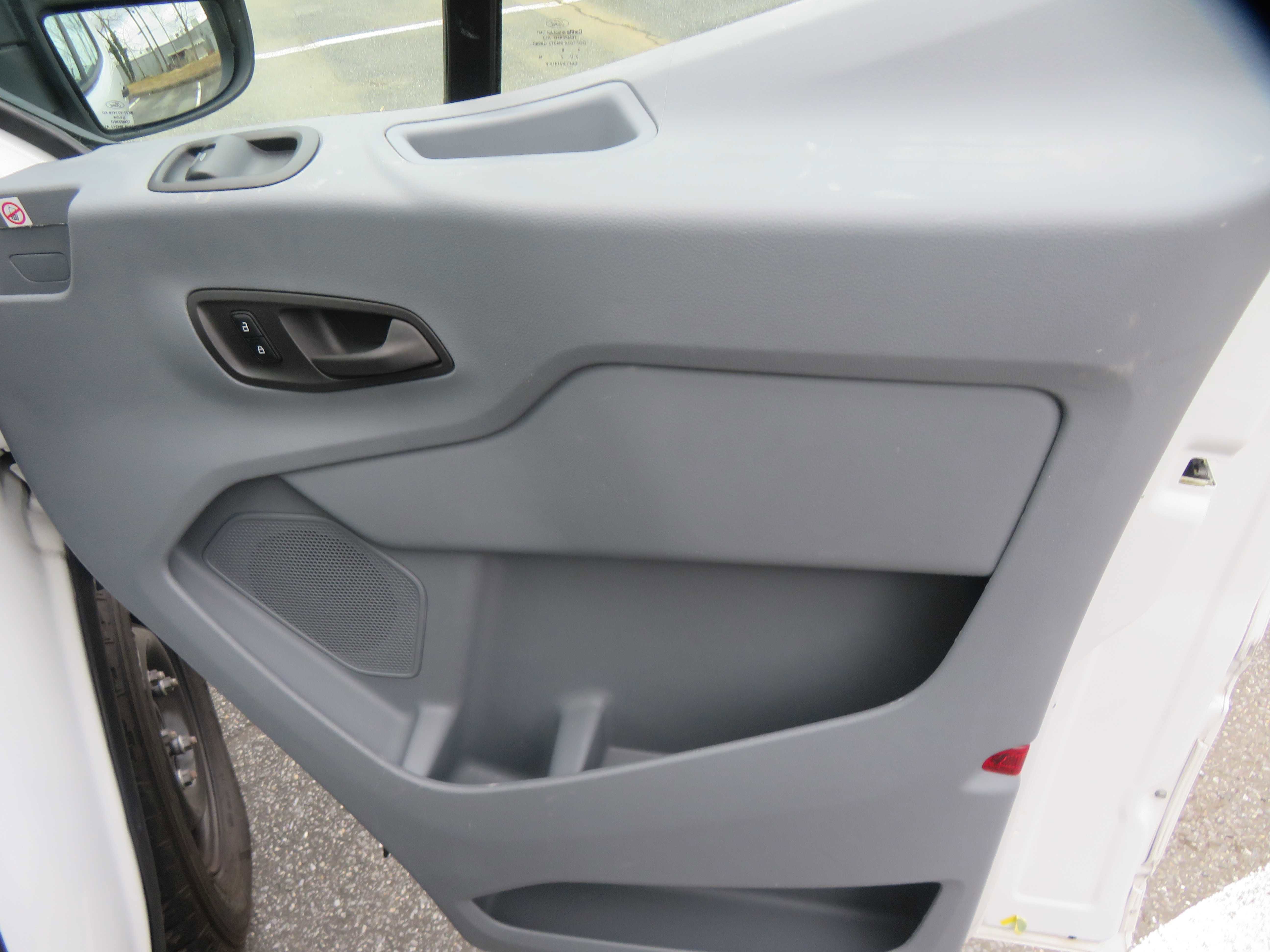 Used 2019 Ford Transit 150 XLT image 36
