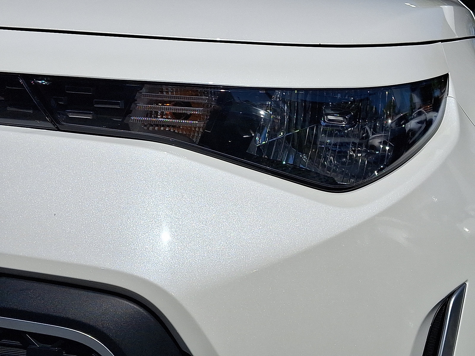 Used 2025 Kia Soul LX w/ LX Technology Package FWD image 10