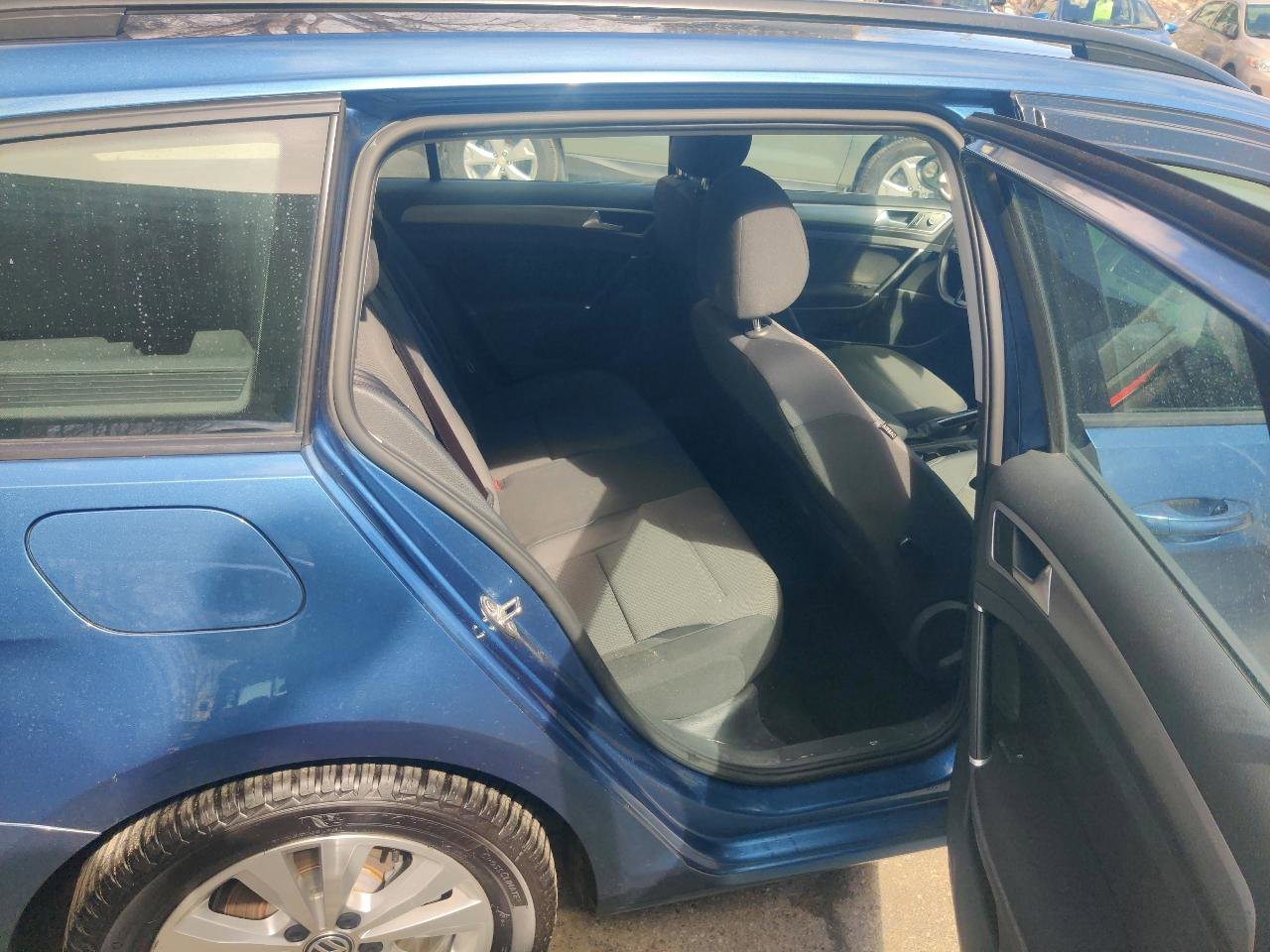 Used 2017 Volkswagen Golf S AWD/4WD image 12