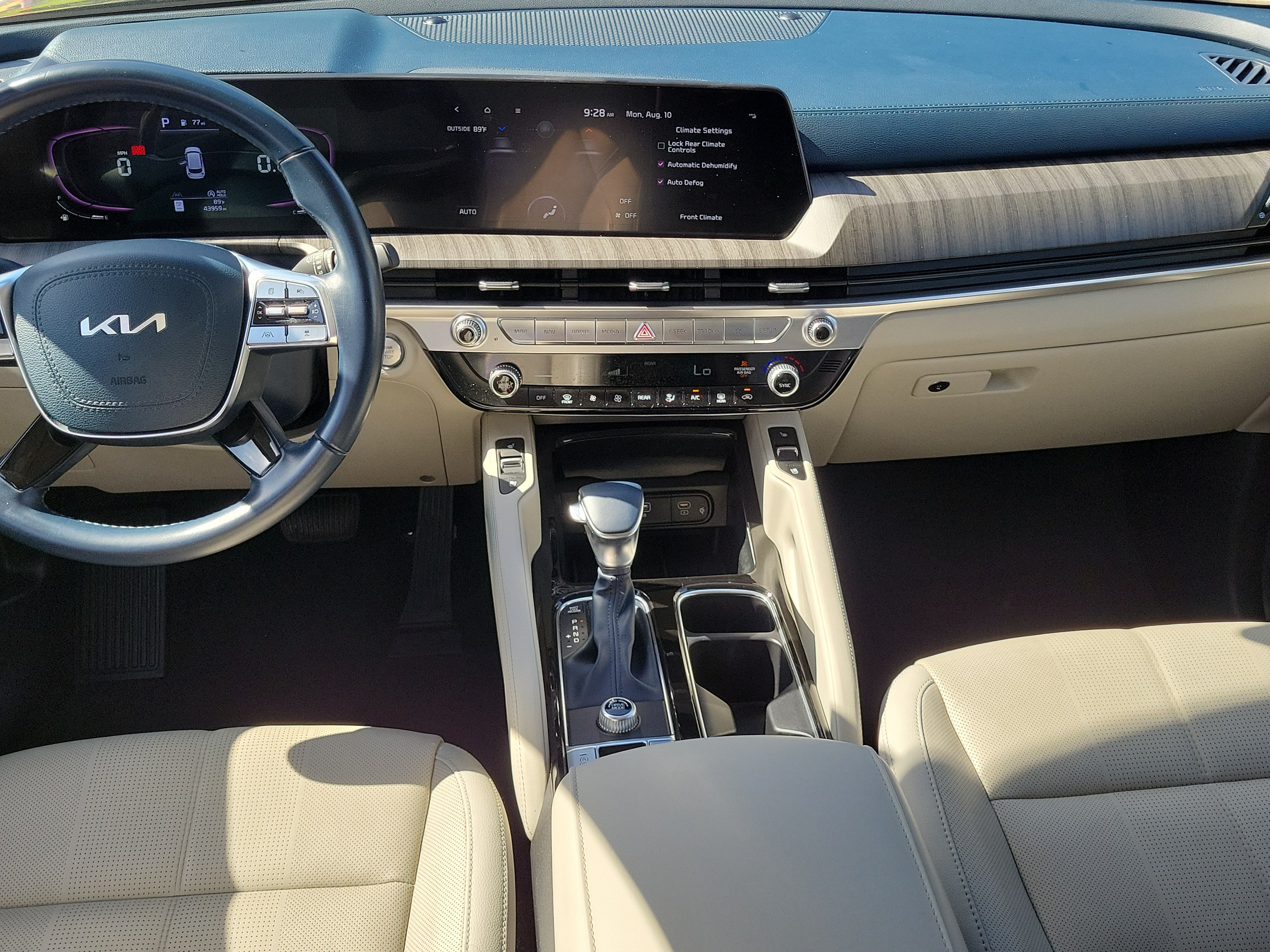 Used 2024 Kia Telluride EX w/ EX Captain's Chair Package FWD image 15