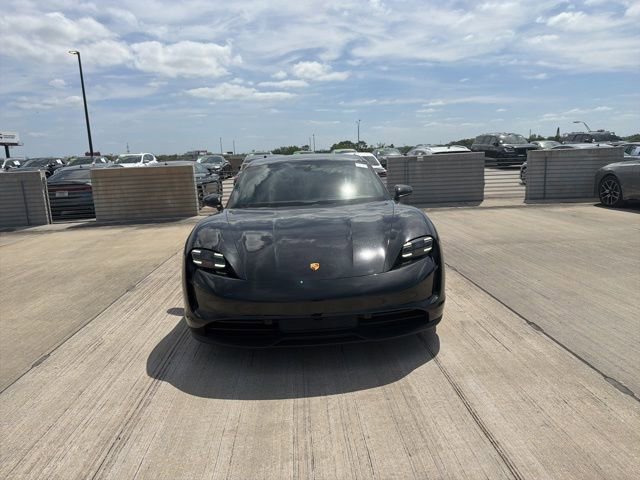 Used 2022 Porsche Taycan image 8