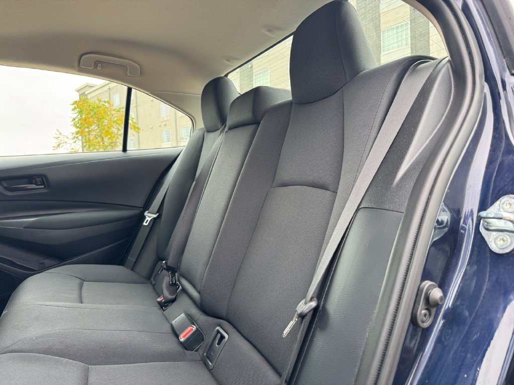 Used 2025 Toyota Corolla LE FWD image 31