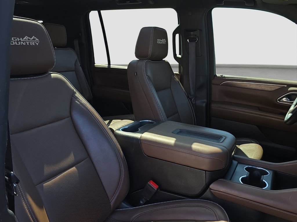 Used 2023 Chevrolet Suburban High Country image 19