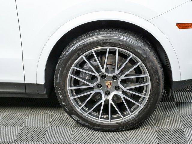 Used 2023 Porsche Cayenne image 40