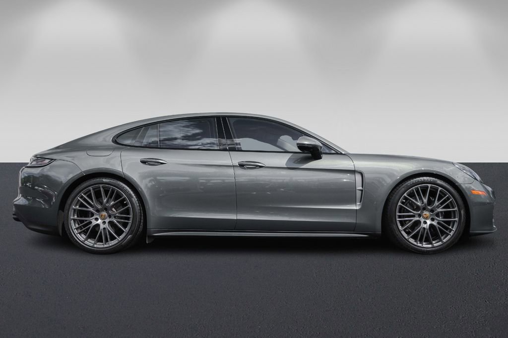 Used 2023 Porsche Panamera Platinum Edition image 2