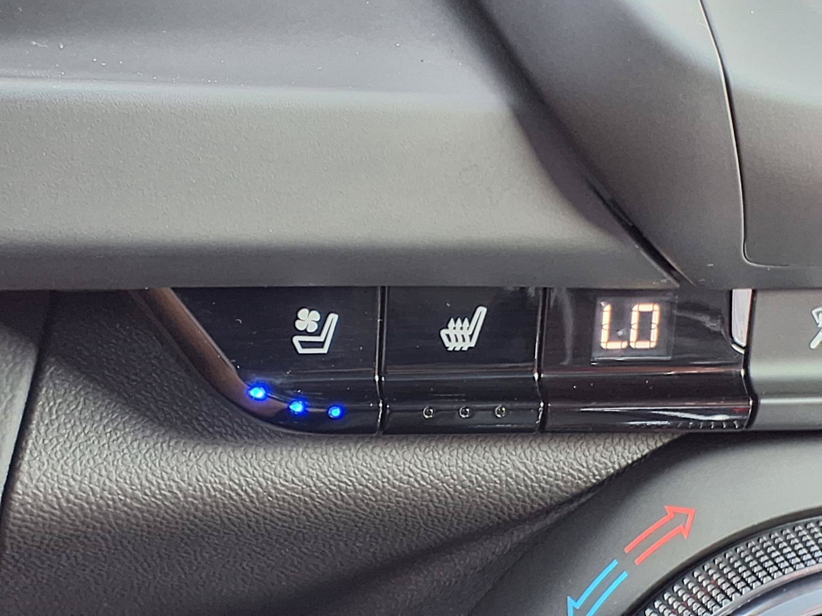 Used 2023 Chevrolet Camaro LT RWD image 7