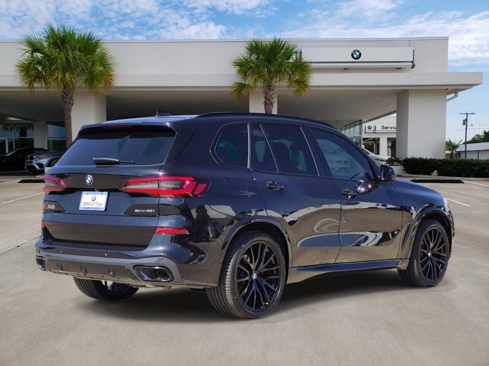 Certified 2022 BMW X5 xDrive40i w/ M Sport Package AWD/4WD image 6
