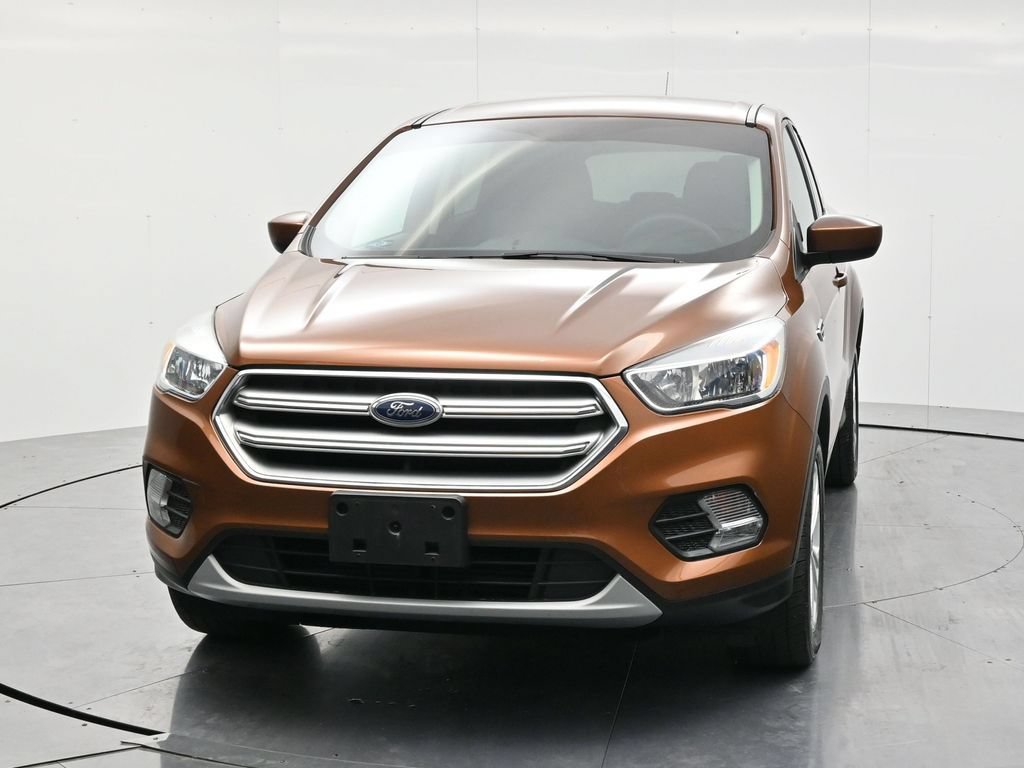 Used 2017 Ford Escape SE AWD/4WD image 2