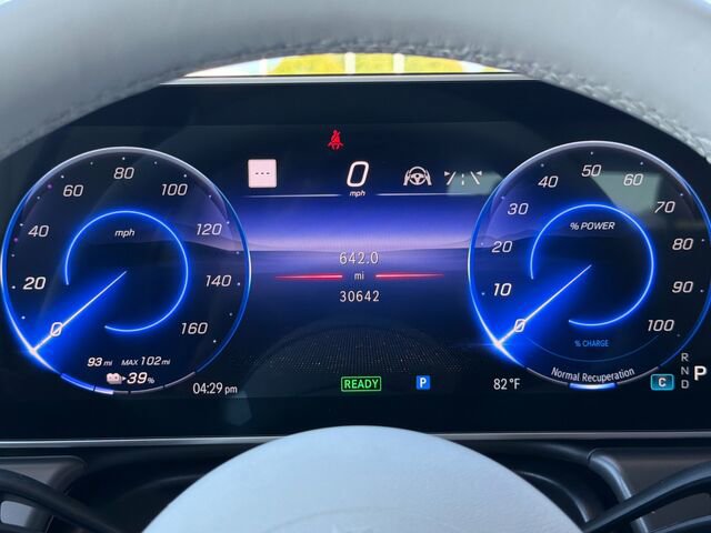 Used 2023 Mercedes-Benz EQE 500 4MATIC Sedan image 32