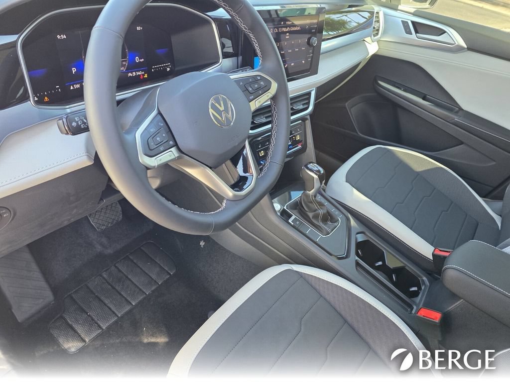 New 2026 Volkswagen Taos SE FWD image 14