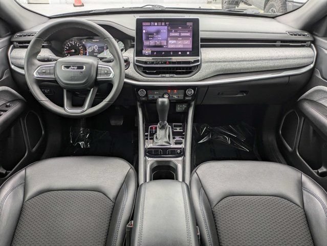 Certified 2023 Jeep Compass Latitude AWD/4WD image 15