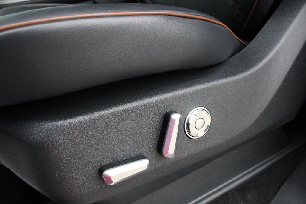 New 2027 Lincoln Navigator Black Label AWD/4WD image 3