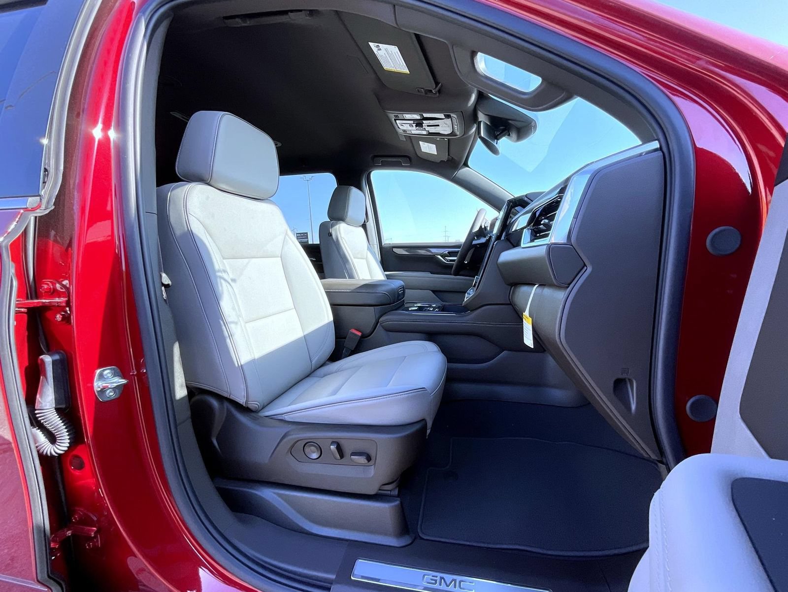 New 2026 GMC Yukon XL Elevation AWD/4WD image 15