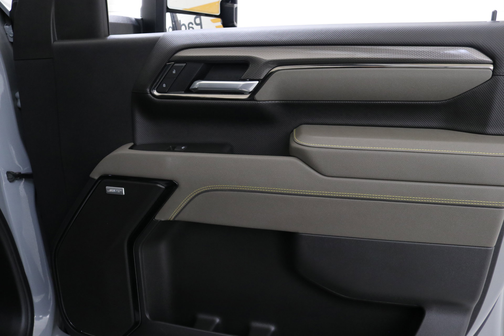 Used 2025 Chevrolet Silverado 2500 ZR2 w/ Technology Package image 30