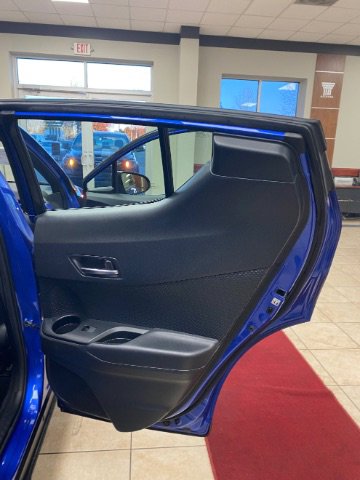 Used 2020 Toyota C-HR XLE image 18